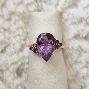 Vintage 10k Yellow Gold Pear-Shape Amethyst Accent Ring